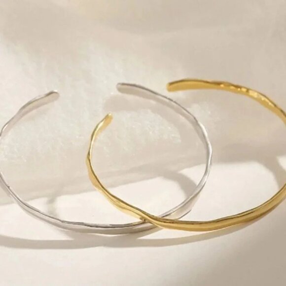925 Sterling Silver Minimalist Thin Wavy Bangle Cuff Bracelet (Silver or Gold) - Picture 4 of 7